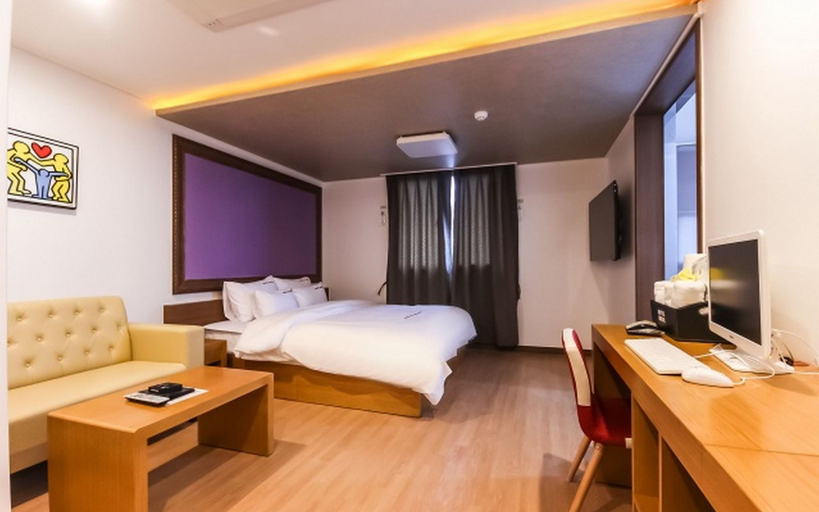 Bedroom 2, Gimhae Samgye Masil, Gimhae
