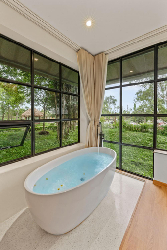 Bathroom 4, Cuc Phuong Mineral Retreat, Nho Quan