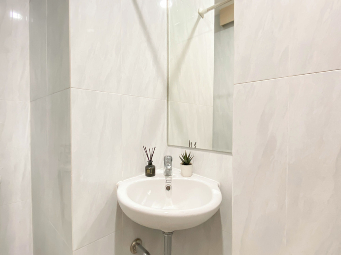 Bathroom 4, Studio Apartment Jkt Living Star Near Citimall Cimanggis, Jakarta Timur