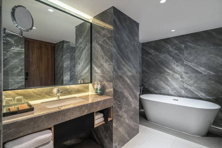 Bathroom 5, Novotel Pontianak Convention Centre, Pontianak