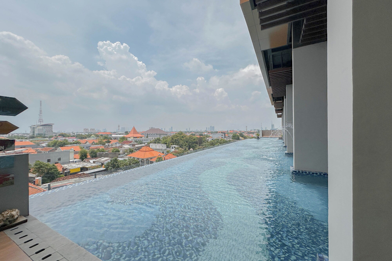 Pool 4, Simple Studio At The Trans Icon Surabaya Apartment, Surabaya