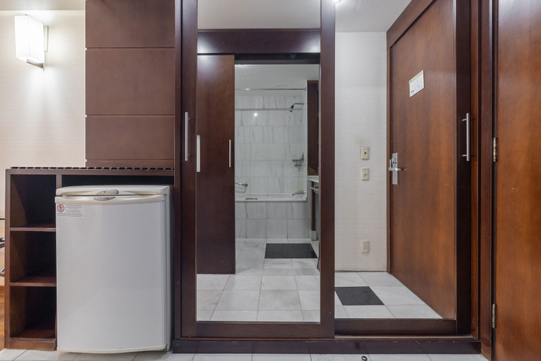 Room 2, Leoncio 706 in S o Paulo, São Paulo