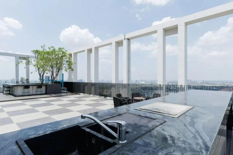 Outdoor dining 5, Bangkok Sukhumvit 87 Boutique Apartment, Phra Khanong
