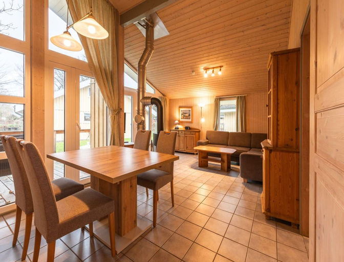 Dining, Ferienhaus mit Sauna im Ferienpark Mirow, Mecklenburgische Seenplatte