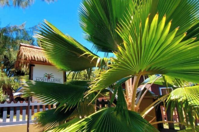 Others 5, Hostellerie la Digue