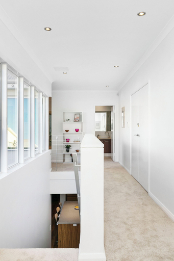 Room 4, Walk to Beach Coastal Home in Coogee, Fremantle