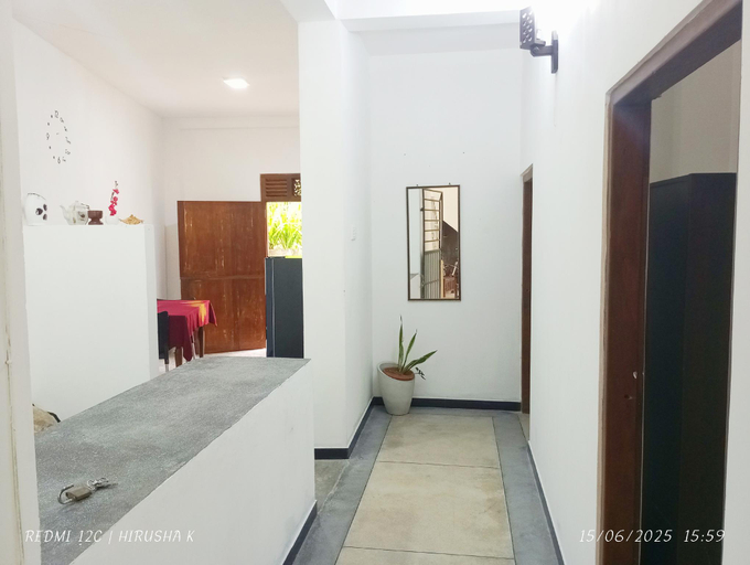 Others 2, SAJINI HOME STAY , Akmeemana
