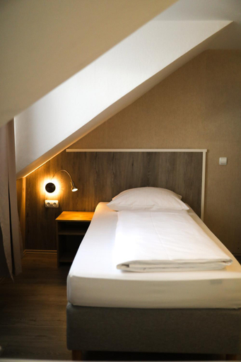 Bedroom 2, Skyline Hotel Hannover, Region Hannover