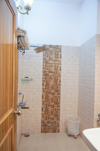 Bathroom 2, The Pine Oak Resort, Nainital
