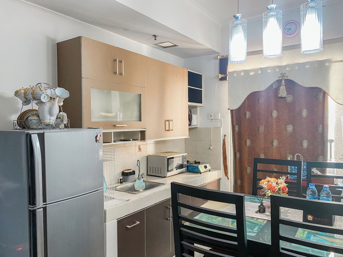Private kitchen, Warm And Homey 2Br At Marina Ancol Apartment, Jakarta Utara