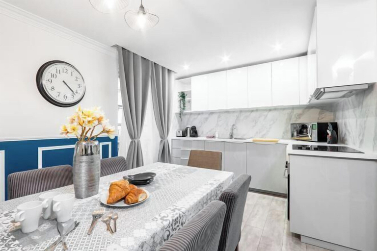 Dining, Elegant 130m² Apartment in Central Paris, Marais, Paris