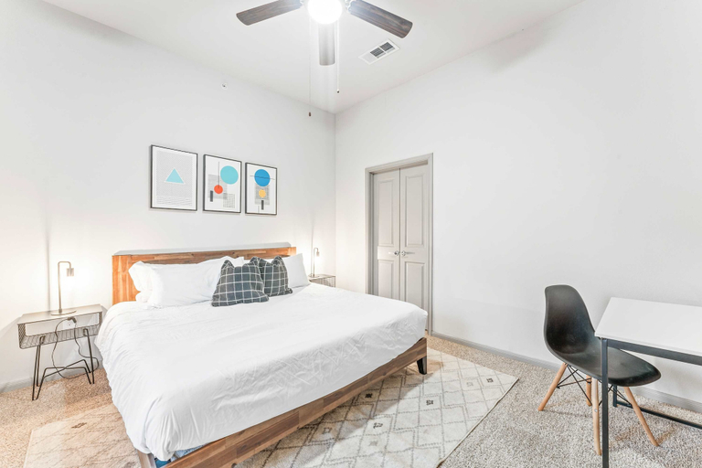Room 5, Cozy 2BR Suite Close to Downtown w Fast Wifi, Travis