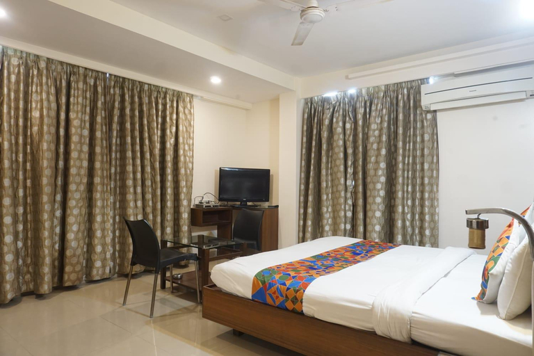 Bedroom 2, Hotel Iris, Pune