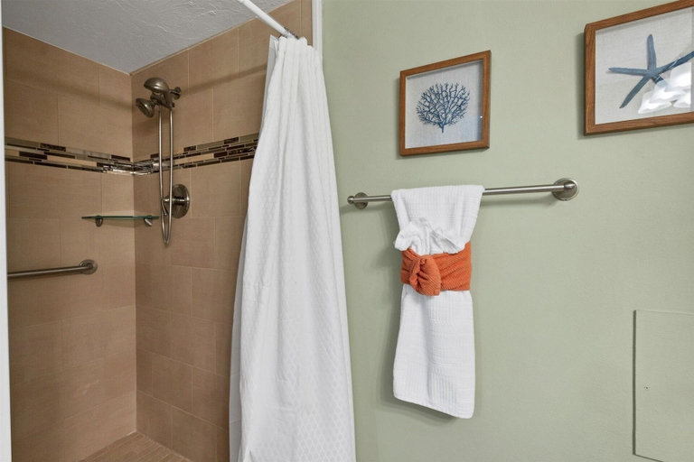 Bathroom 5, Venice Beach 2 Bedroom Condo with Beach Access+Community Pool 2 Condo, Sarasota