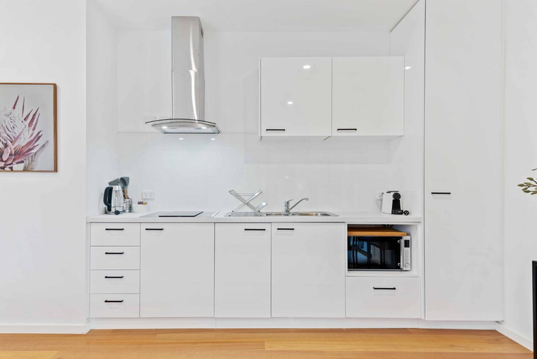 2, Stunning Studio Apartment Near Public Transport, Melbourne