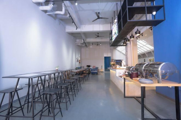 Food & Drinks 5, Ark House, Ruessei Kaev