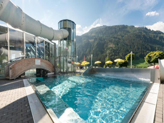 Others 5, Chalet in Konigsleiten near Ski Lift, Zell am See