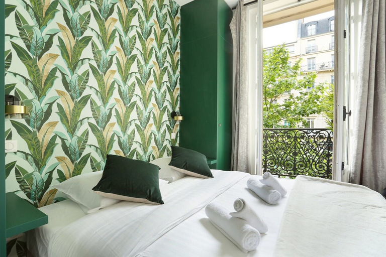 Room 2, Charming Apartment District Beaubourg Le Marais, Paris