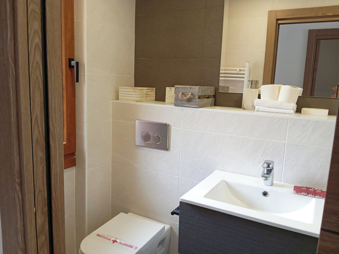 Bathroom 3, Apartamentos Confort Formigal 3000, Huesca