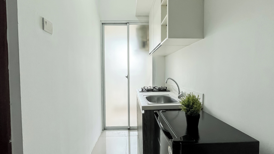 Private kitchen 2, Minimalist Look 1Br At Apartment Vittoria Residence, Jakarta Barat