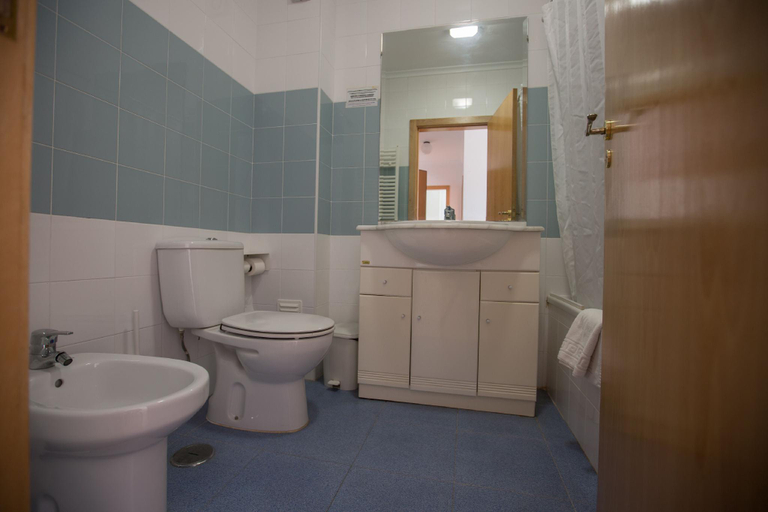 Bathroom 5, Hi Santa Cruz - Pousada De Juventude, Torres Vedras