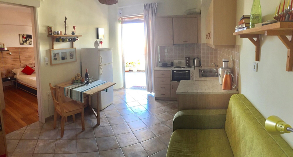 Room 4, Erieta sea View Apartment 50m From the Beach, Crete