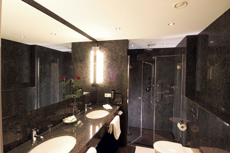 Bathroom 5, Sauerland Stern Hotel, Waldeck-Frankenberg