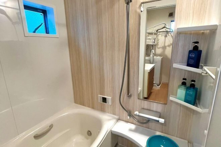 Bathroom 4, Senju Kotobuki 2,3F, Adachi