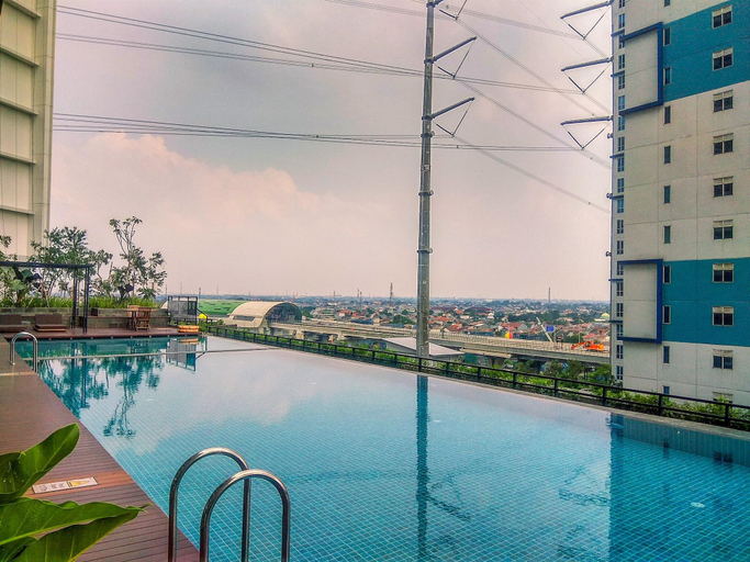 Pool 3, Modern Style Studio At Apartment Lrt City Bekasi, Bekasi