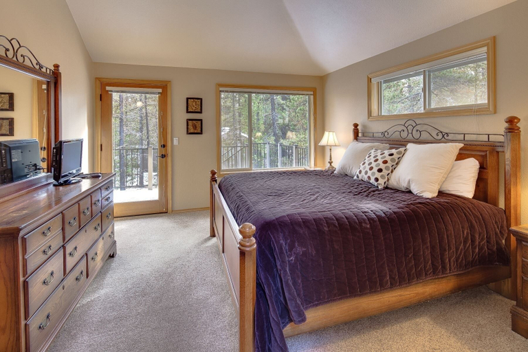 Room 2, Lark 4 2 Bedroom Home, Deschutes