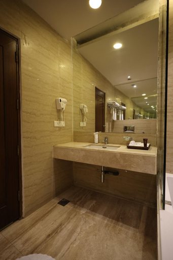 Bathroom 4, Godwin Meerut, Meerut