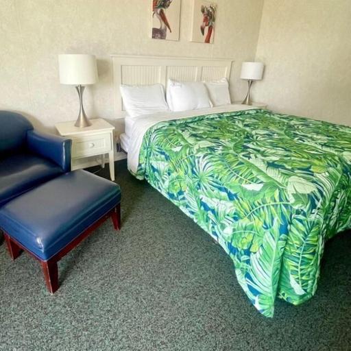 Room 2, Breezeway Motel and Resturant, Pender