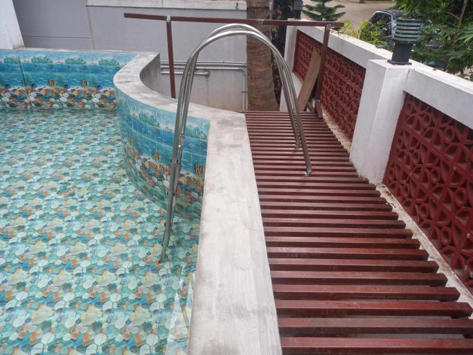 Swimming pool 3, Aara Home Stay, Vellore
