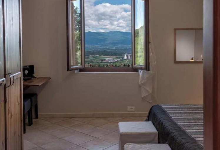 Room 2, Private Country House with swimming pool -Chianti, Arezzo