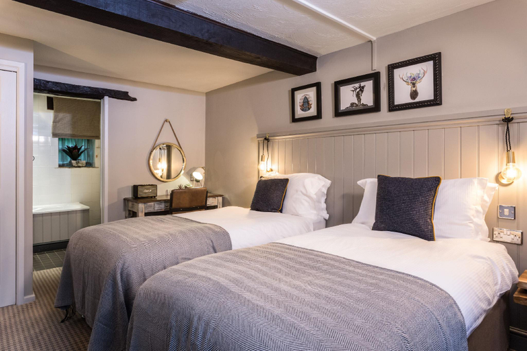 Bedroom 2, The White Hart Ford, Wiltshire