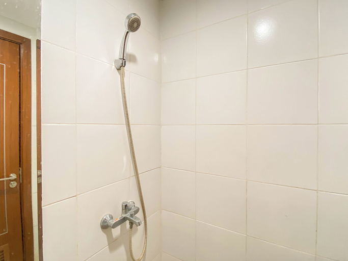 Bathroom 5, 1Br At Vittoria Residence Near Daan Mogot Mall, Jakarta Barat