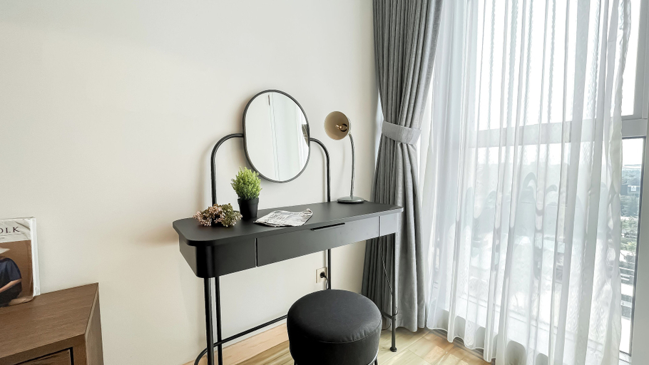 Room 5, White Toned And Modern 1Br At Branz Bsd City Apartment, South Tangerang