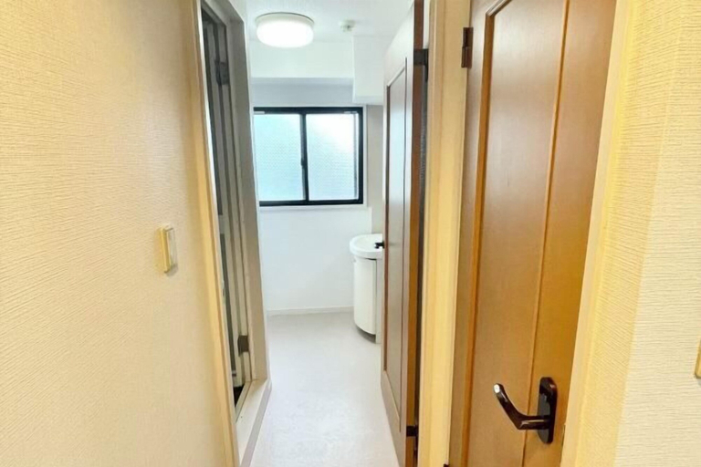 Interior 4, YMK Oshiage 5B, Sumida