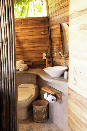 Bathroom 4, SelvaMinca, Santa Marta (Dist. Esp.)