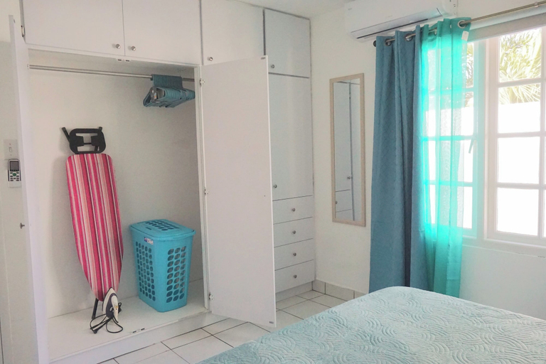 Room 3, Cas Pega Pega - Close To Beach - Centrally Located