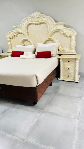 Room 2, The Perazim Place, Ehlanzeni
