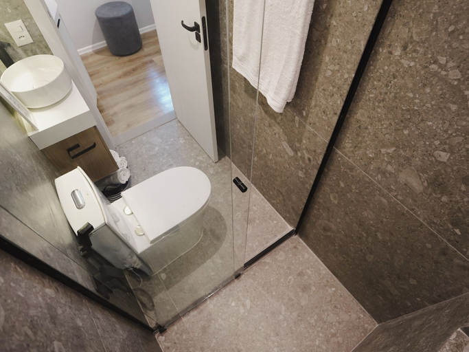 Bathroom 2, Apê Itaim Bibi - Soft Opening, São Paulo