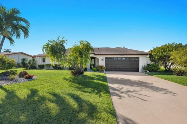 Garden 2, Villa Tarpon Terrace, Lee
