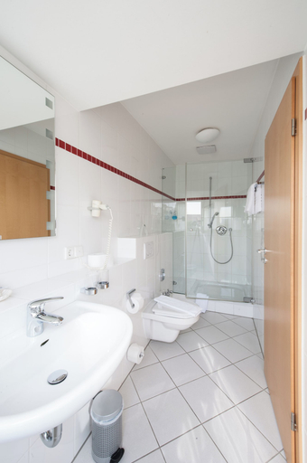 Bathroom 3, TOP VCH Landschloss Korntal, Ludwigsburg
