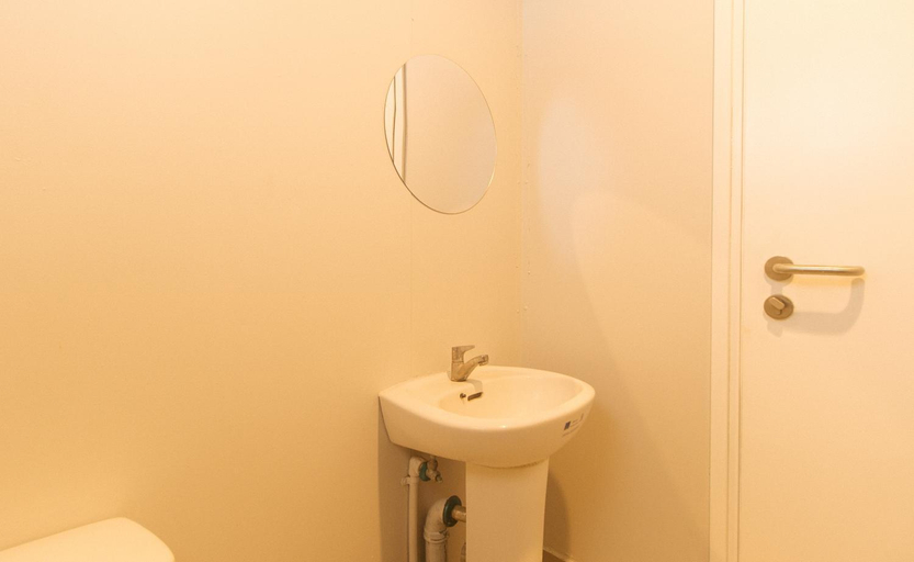 Bathroom 2, RedDoorz @ Casa Marabella Villamonte Bacolod City, Bacolod City