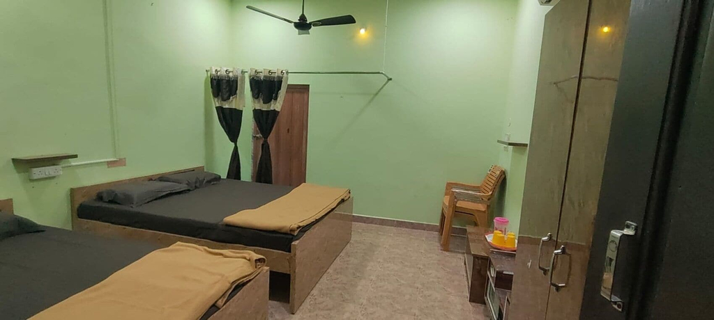 Room 5, Thashmika Residency, Tiruvannamalai