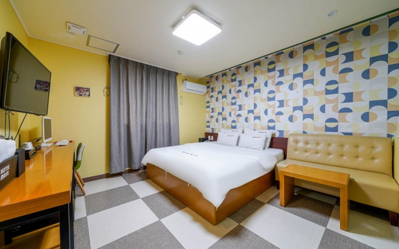 Bedroom 4, Gimhae Samgye Masil, Gimhae