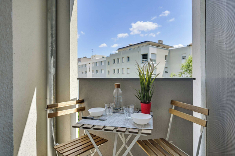 Outdoor dining, Dify Splendide - Jean Mace, Rhône