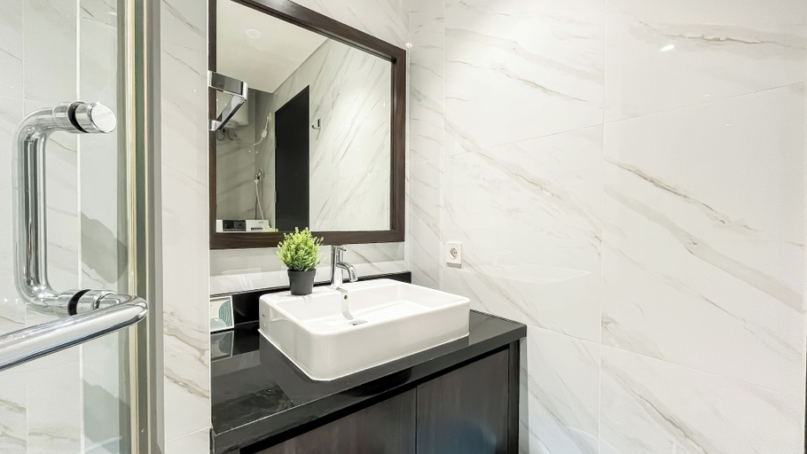 Interior 3, White Toned And Modern 1Br At Branz Bsd City Apartment, South Tangerang