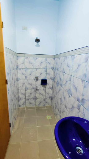 Bathroom 4, Emshienell Beach Resort and Event Place, Iba